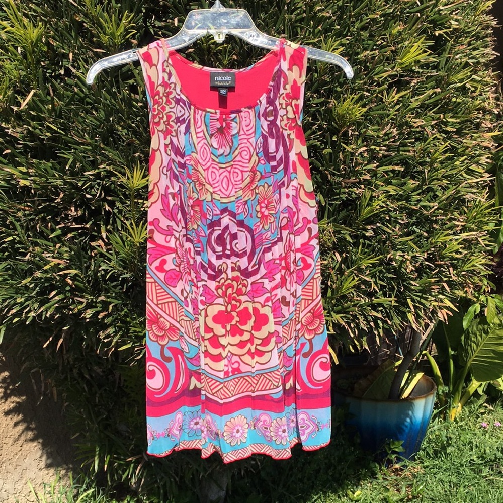 Nicole miller’s hobo pleaded sleeveless top.